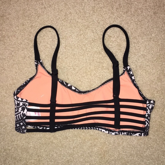 Pattern Bikini Top - Picture 2 of 3